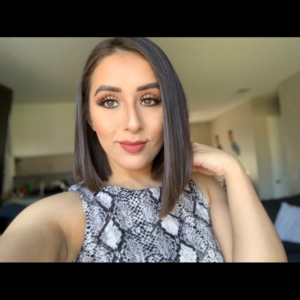 Meet your Posher, Alejandra